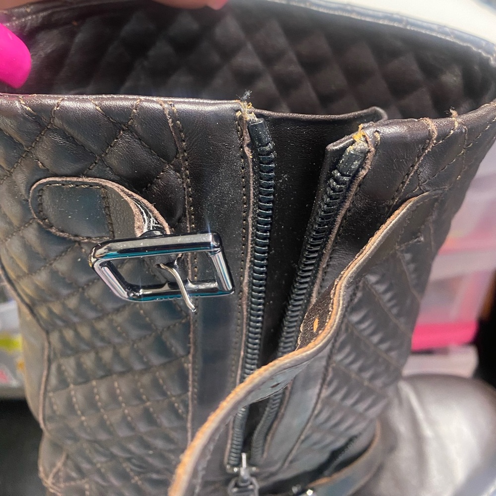 Chanel Engineer Boots with serial number - Picture 3 of 10